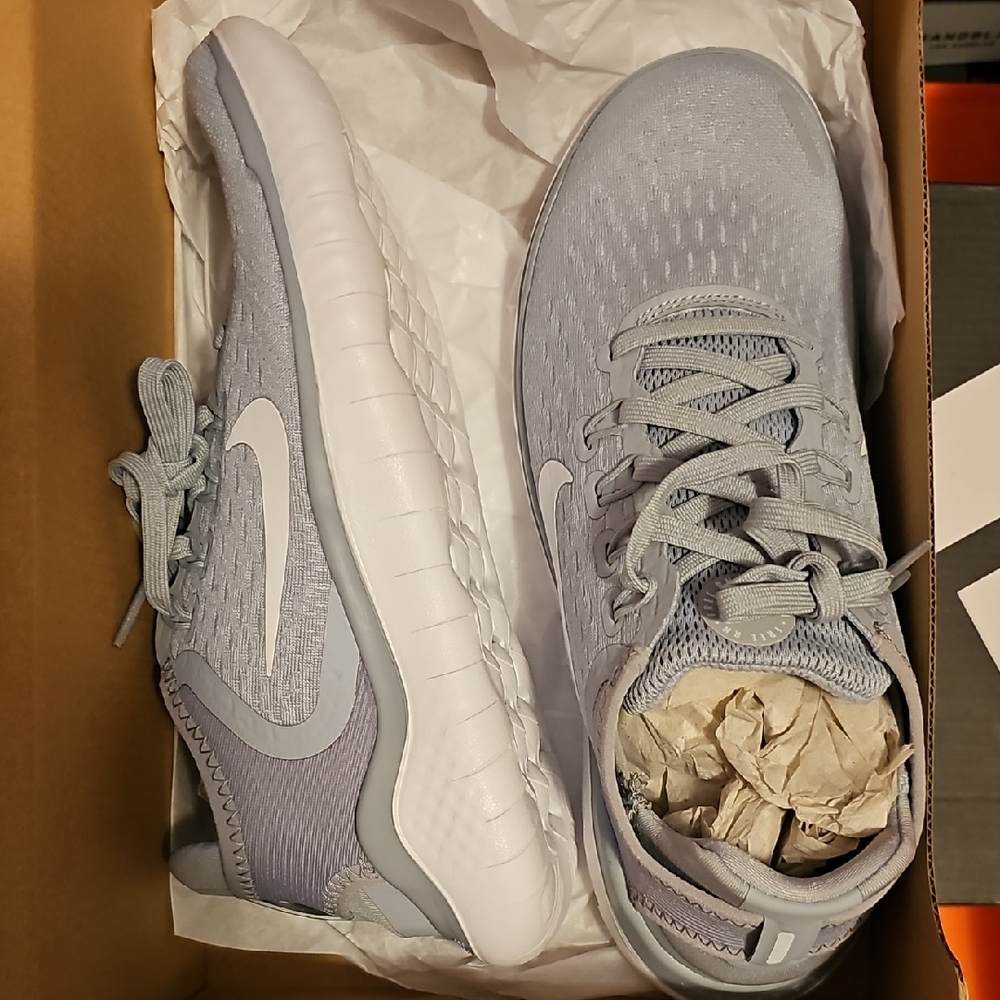 Nike Kids Light Gray Sneakers